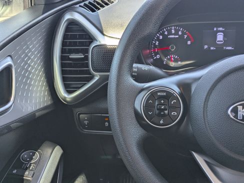Used 2021 Kia Soul LX FWD image 23