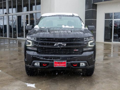 Used 2021 Chevrolet Silverado 1500 LT Trail Boss w/ Bed Protection Package AWD/4WD image 2