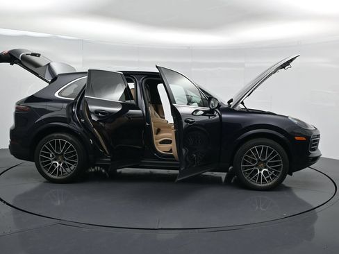 Certified 2023 Porsche Cayenne AWD/4WD image 20