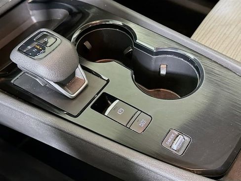 Used 2023 Nissan Rogue SV image 18