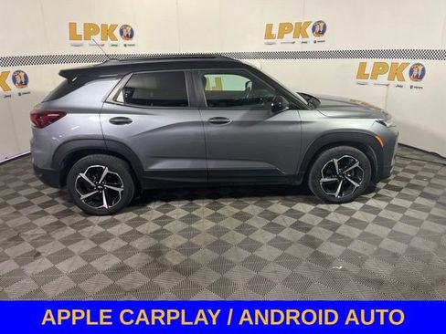 Used 2021 Chevrolet TrailBlazer RS w/ Sun and Liftgate Package FWD image 2