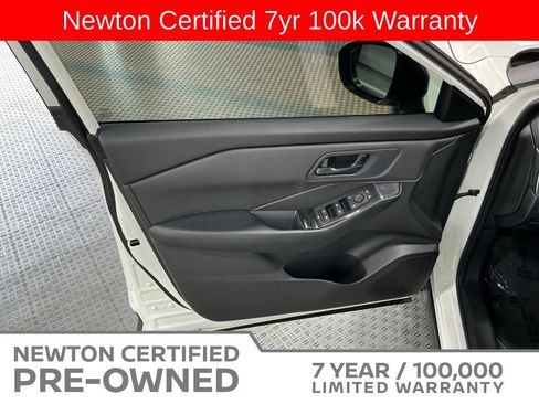 Used 2025 Nissan Rogue S FWD image 34