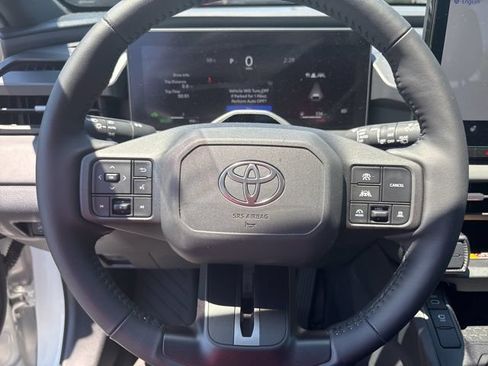 Used 2026 Toyota RAV4 XSE AWD/4WD image 11