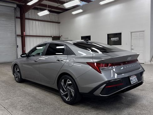 Used 2024 Hyundai Elantra Limited image 23