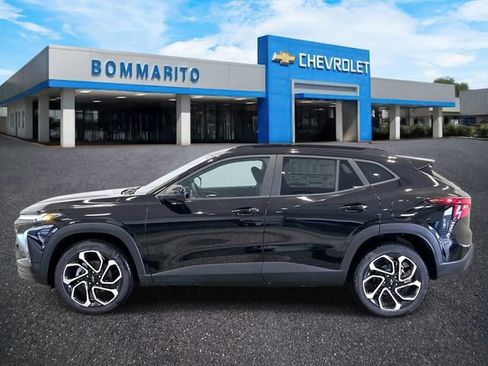 New 2026 Chevrolet Trax RS w/ Sunroof Package FWD image 2