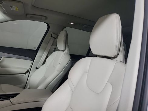 Certified 2025 Volvo XC90 T8 Core AWD/4WD image 25