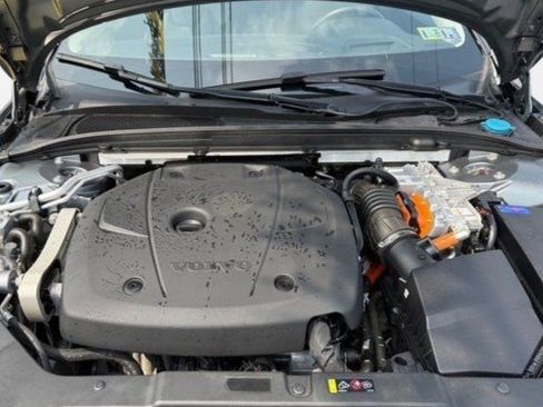 Used 2021 Volvo S60 T8 Inscription image 32