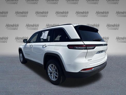 Used 2023 Jeep Grand Cherokee Laredo X AWD/4WD image 7