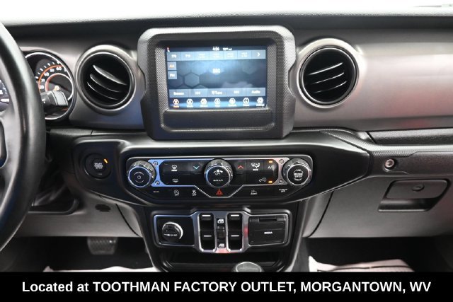 Used 2022 Jeep Gladiator Sport AWD/4WD image 15