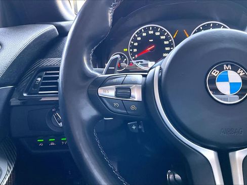 Used 2017 BMW M6 Convertible image 22