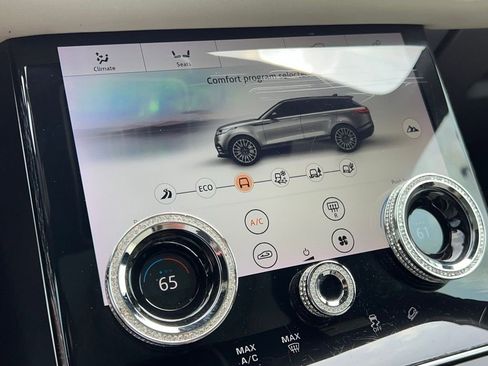 Used 2019 Land Rover Range Rover Velar R-Dynamic SE image 47