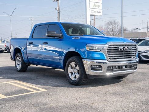 Used 2025 RAM 1500 Big Horn AWD/4WD image 7