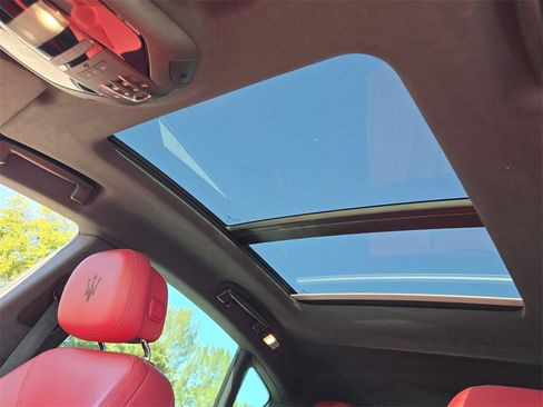 Used 2022 Maserati Levante Modena image 21