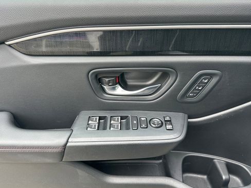 Used 2025 Honda Pilot Black Edition image 12