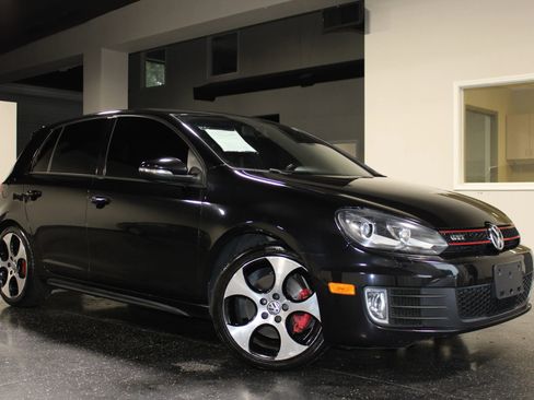Used 2011 Volkswagen Golf 4-Door FWD image 1