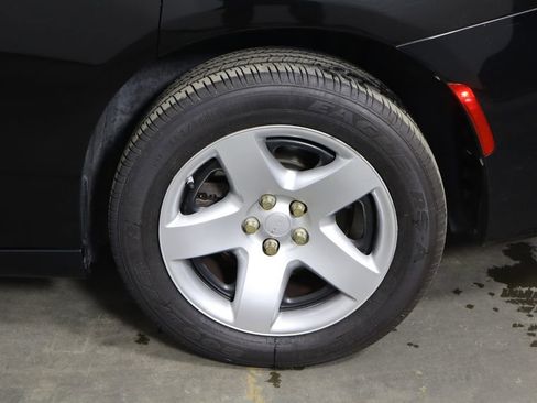 Used 2017 Dodge Charger RWD image 40