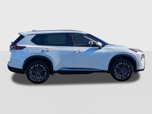 New 2026 Nissan Rogue Platinum image 7