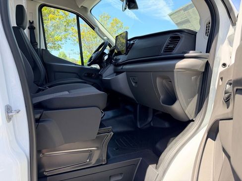 New 2026 Ford Transit 250 148 Medium Roof RWD image 9