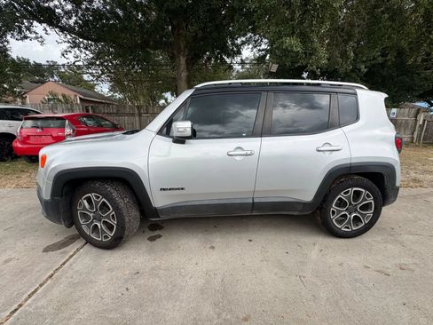Used 2016 Jeep Renegade Limited FWD image 9