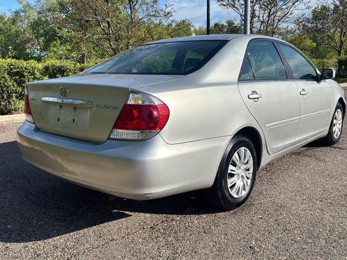 Used 2005 Toyota Camry SE FWD image 9