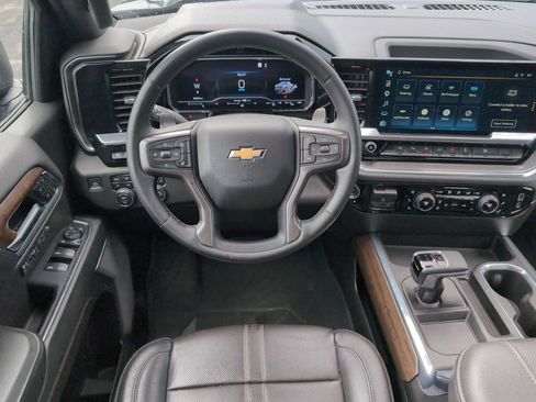 Used 2023 Chevrolet Silverado 1500 High Country w/ High Country Premium Package AWD/4WD image 19