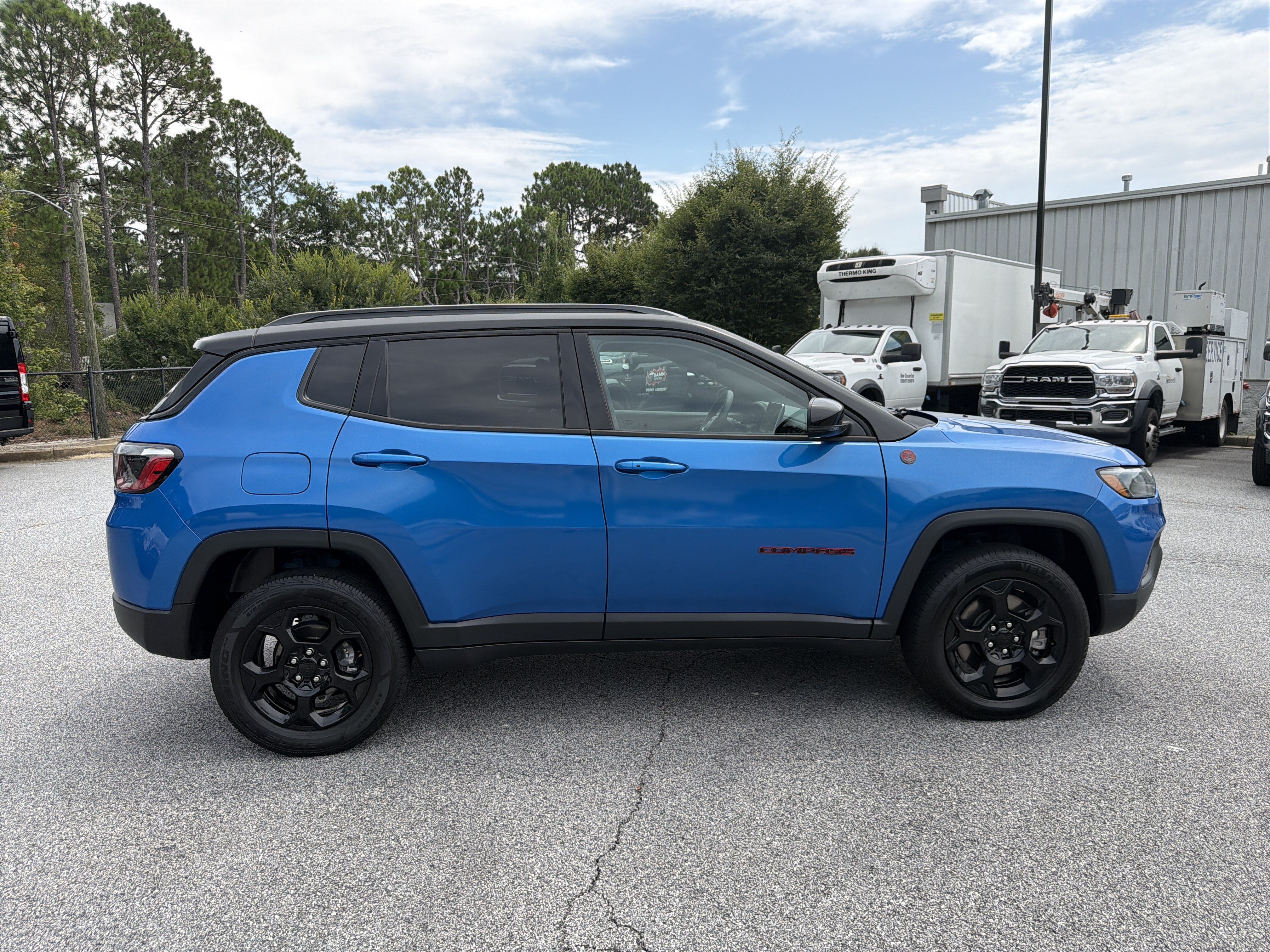 Used 2024 Jeep Compass Trailhawk AWD/4WD image 9