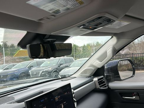 Used 2023 Toyota Tundra Limited image 23