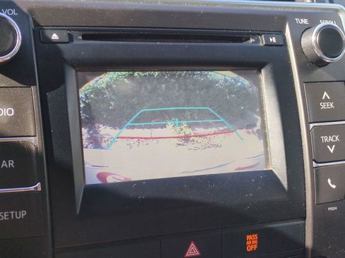 Used 2016 Toyota Camry SE image 20