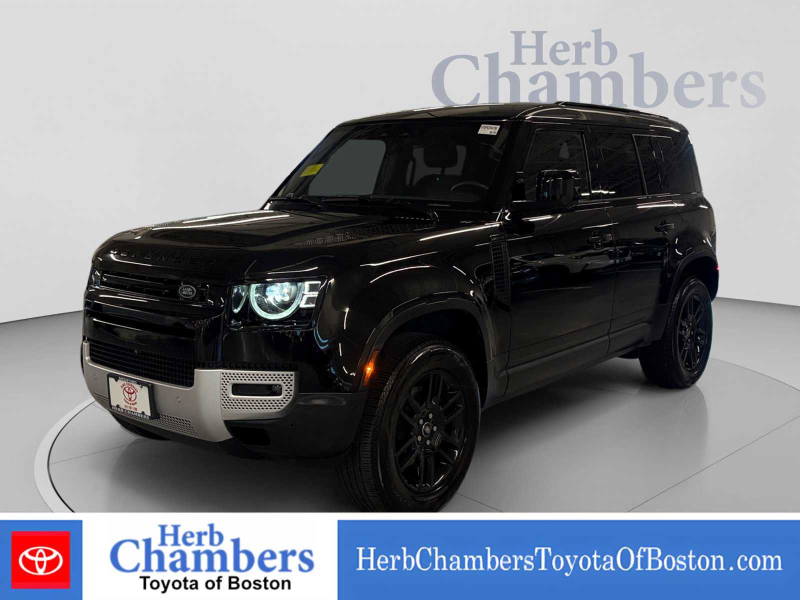 Used 2025 Land Rover Defender 110 S AWD/4WD image 10