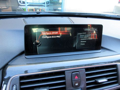 Used 2017 BMW 330i Sedan image 60