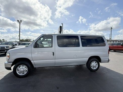 Used 2008 Ford E-150 and Econoline 150 Wagon RWD image 9