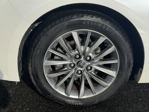 Used 2016 Toyota Avalon Limited image 49