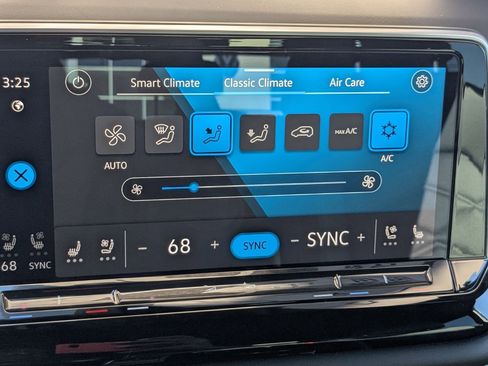 New 2025 Volkswagen Atlas Cross Sport SE image 23