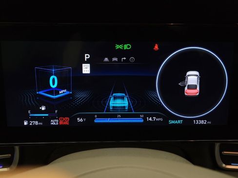 Used 2025 Hyundai Elantra SEL image 23