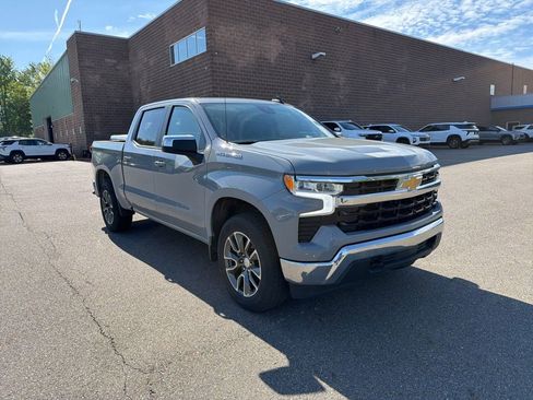 Used 2024 Chevrolet Silverado 1500 LT AWD/4WD image 2