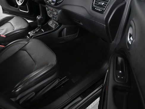 Used 2020 Jeep Compass Limited image 21