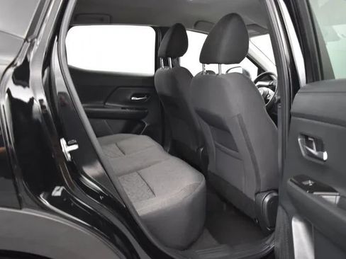 Used 2025 Nissan Kicks SV FWD image 18