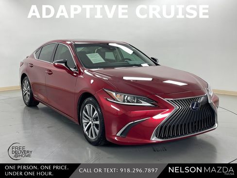 Used 2021 Lexus ES 300h w/ Premium Package image 4