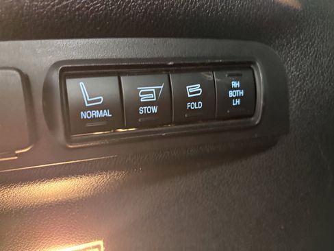 Used 2017 Ford Explorer Limited w/ Equipment Group 301A FWD image 10