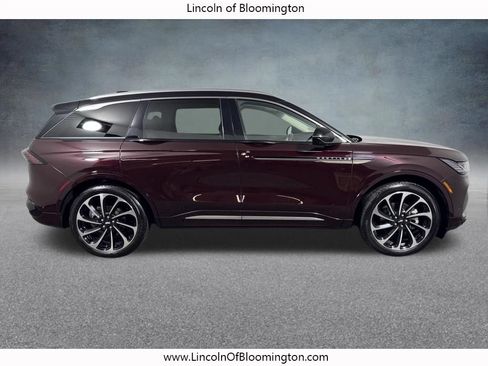Used 2024 Lincoln Nautilus Black Label AWD/4WD image 8
