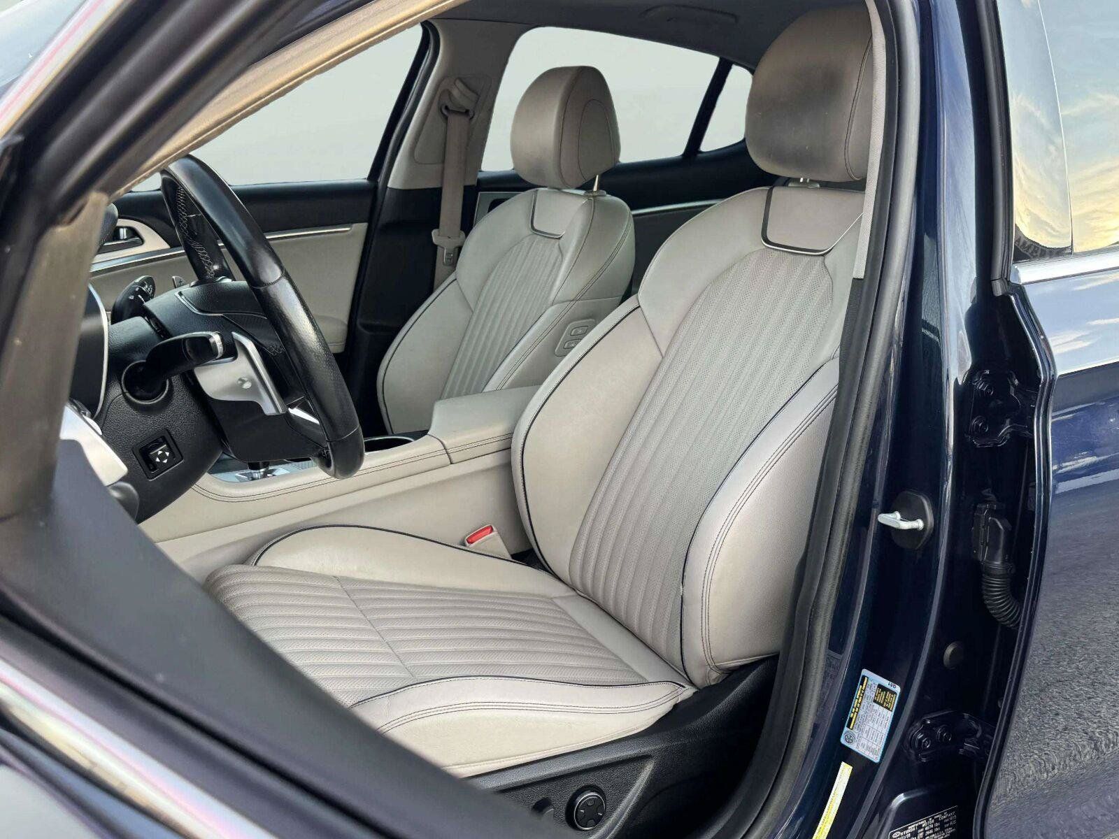 Used 2019 Genesis G70 2.0T Advanced w/ Elite Package RWD image 13