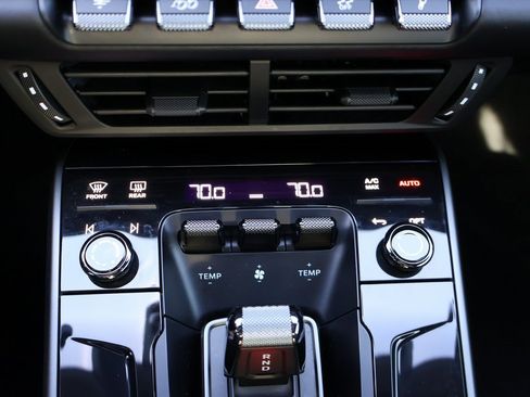 Used 2025 Porsche 911 Carrera image 25