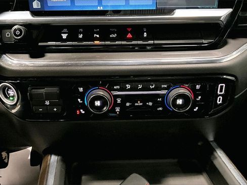 Used 2024 Chevrolet Silverado 3500 High Country w/ High Country Premium Package image 17