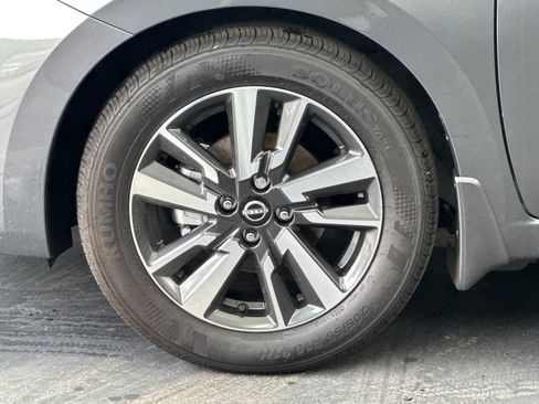 Used 2025 Nissan Versa SV w/ Trunk Package image 23