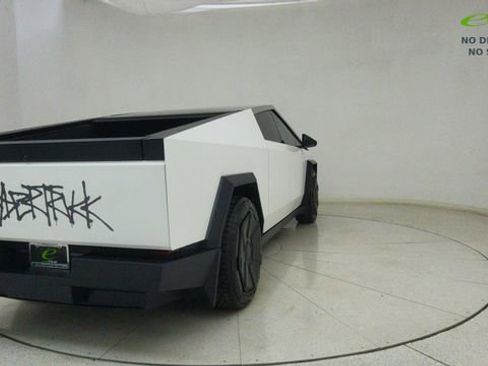 Used 2024 Tesla Cybertruck AWD Crew Cab image 66