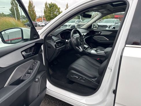 Used 2023 Acura MDX SH-AWD image 9