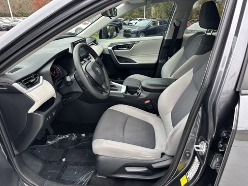Used 2019 Toyota RAV4 XLE image 16