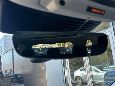 Used 2025 Land Rover Discovery Dynamic SE AWD/4WD image 26