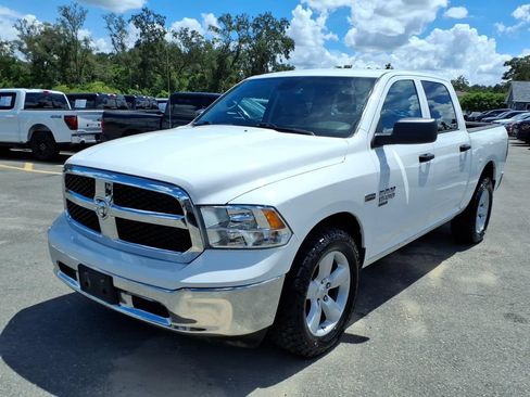 Used 2022 RAM 1500 Classic SLT AWD/4WD image 3