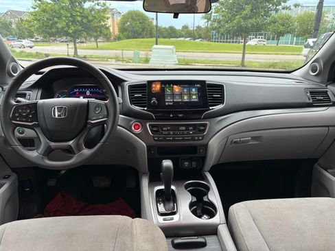 Used 2020 Honda Pilot EX image 9